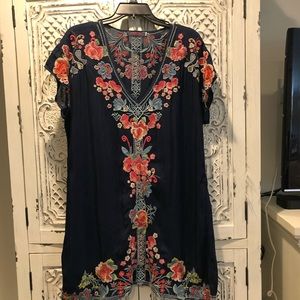 Johnny Was navy embroidered tunic top size L